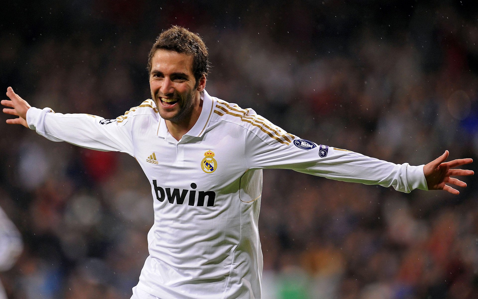 开云下载-史上最年轻“夺冠枪手”：新一代足球精英，迄今为止最年轻的足球先生是谁